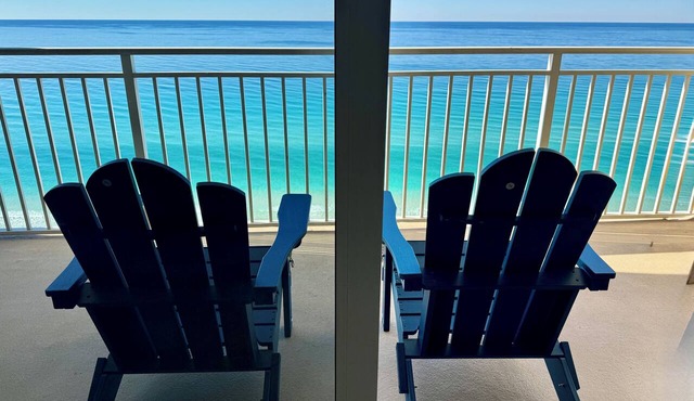Gorgeous View! Beach&oceanfront condo@EmeraldBeachResort. 08.16-08.20 available