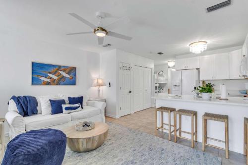 Grand Caribbean 201- One bedrooms sleeps 6 w bunks