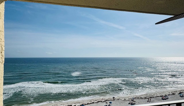 GREAT LAST MINUTE DEAL; 8/22-8/29=1000 Total!5star/Beachfront/FREE Beach Chairs!