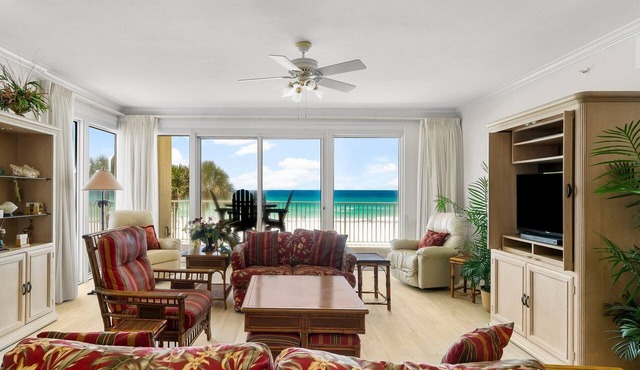 Gulf-front condo w/pool & daily activity perks