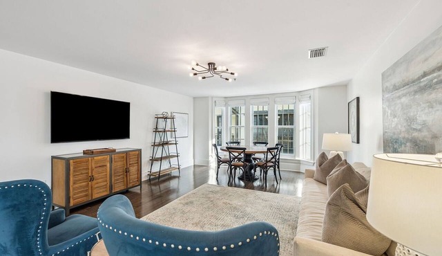 Gulf View | 1-Min Walk to Beach | 3 Balconies