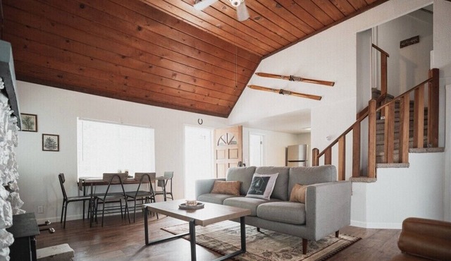 Harte Of The Pines Pet Friendly Walk to Downtown