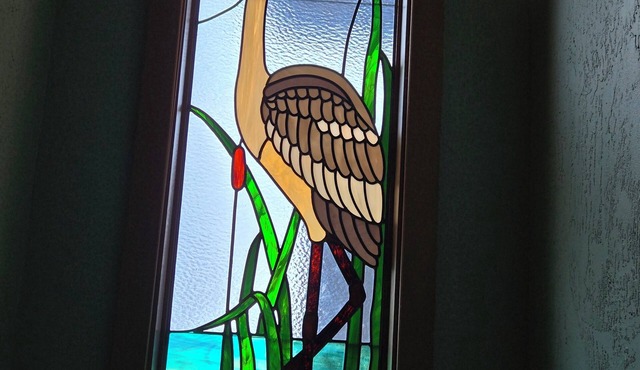 Heron's Nest - Elegant King Master with custom woodwork, lofts and stained glass in Eugene