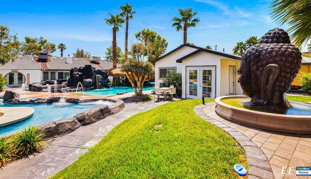 Hidden Gem 7BD/5BA Villa Landscaped w/ Lazy River
