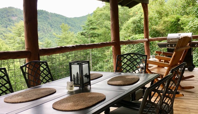 “Highlands Mountaintop Getaway”
