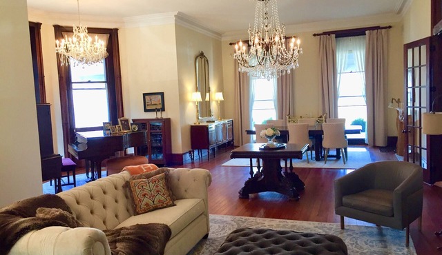 Historic Suite with Ballroom for Rent on the Delaware River, 15 min to Philly