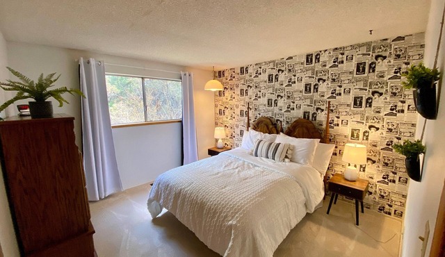 Hollinshead - Orchard District, Amazing Yard Next To Park w/Daylight Basement w/Billiards