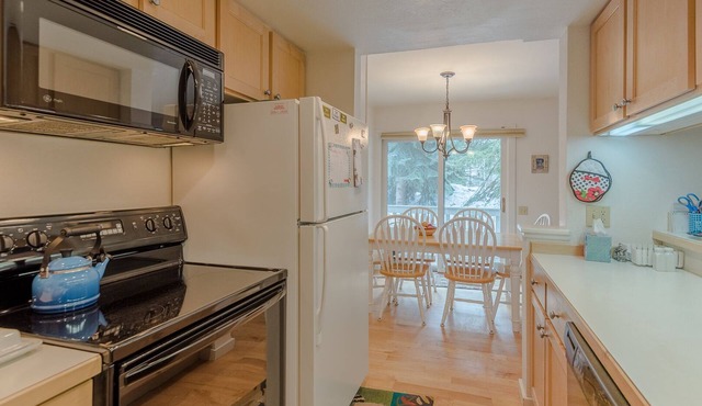 Horizon Four Condo 141 - Walk to Ski Lifts & Downtown, Après Ski Hot Tub