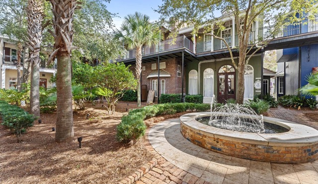 Incredible NOLA-Inspired Condo in Baytowne Wharf!