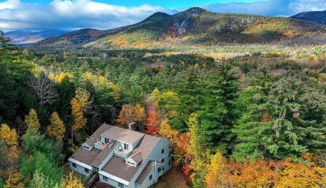 Inviting Bartlett Condo: 1 Mi to Attitash Mountain in Bartlett