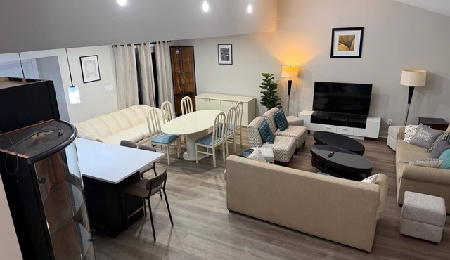 Inviting Bethesda Stay – Clean, Cozy & Convenient