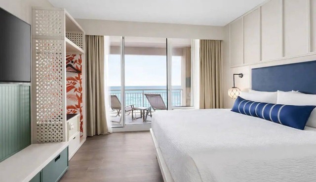 King Room | Palm & Tide | Lobby Marketplace | Steps to the Sand