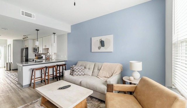 Landing | Chic 2BD, Game Room, Gym