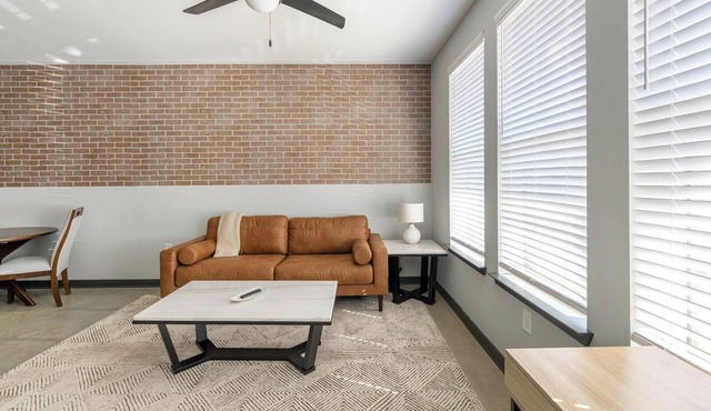 Landing | Incredible 1BD, Gym, Pool