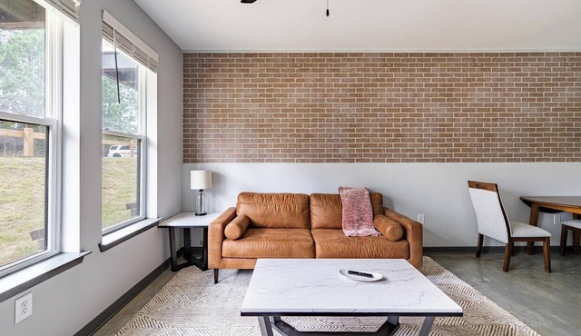 Landing | Modern 1BD, Game Room, Gym