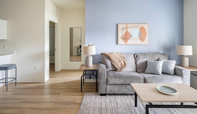 Landing | Modern 2BD, Gym, Pool