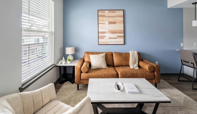 Landing | Stylish 2BD, Rooftop Lounge, Pool