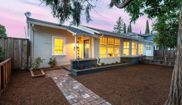 Large 2BD, 2BA Private Whole House Walking Distance from Downtown Mountain View! in Mountain View
