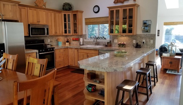 Large Beautiful home and walking distance to the beach!