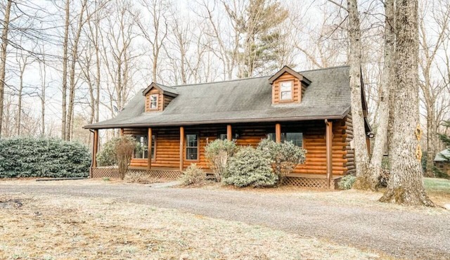 Log Cabin Retreat In the Blue Ridge Mountains.