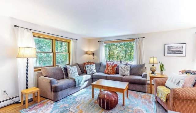Lovely home close to hiking & skiing w/WiFi, firepit, balcony, wood stove, & W/D