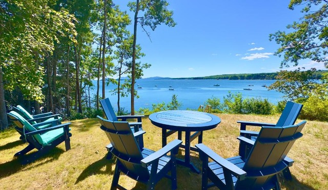 Lucky Stone Retreat - private beach & Acadia view