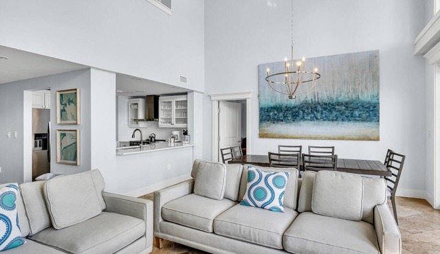 Luxurious Bayfront Penthouse w/Stunning Views