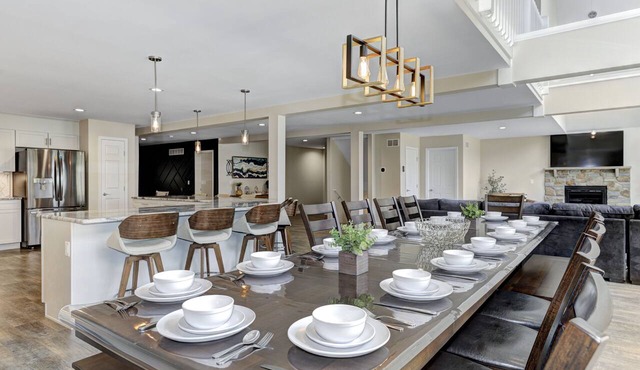 Luxurious Chalet in Blakeslee: Game Room, Hot Tub, Lake Access, Fire pit