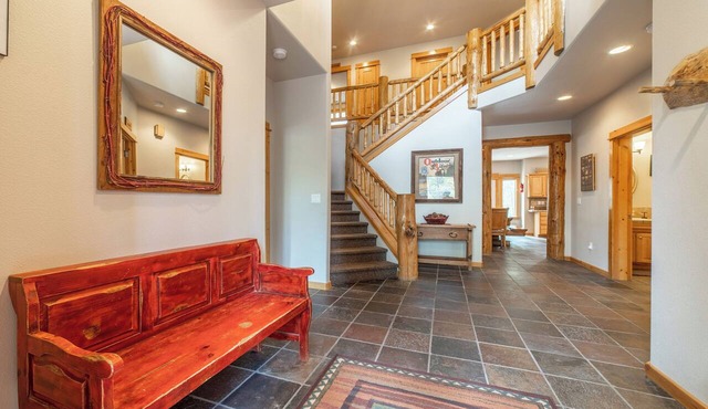 Luxury 7 BR Home/Hot Tub/SHARC Passes/AC/Wi Fi/Bikes