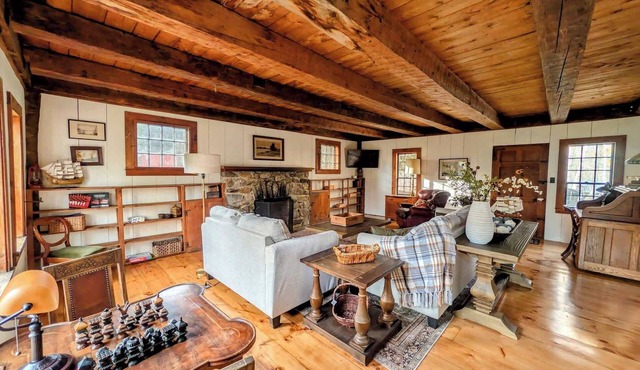 Luxury Coastal, Fire Pit, 5 minutes to the Beach