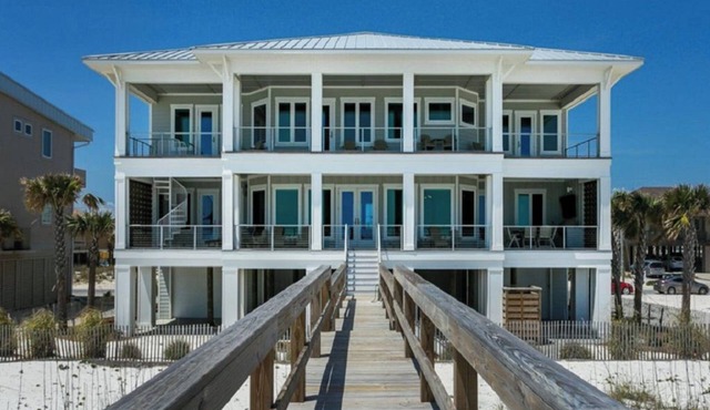 Luxury, Designer Gulf Front Home w/Pool! Sleeps 24, Perfect for Weddings!
