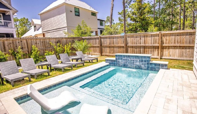 Luxury Seagrove Beach Home w Private Heated Pool, Golf Cart & Bikes