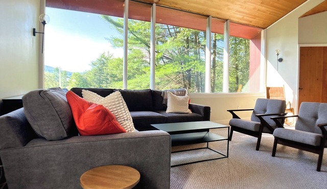 Mad River Valley family-friendly retreat in Waitsfield - newly renovated