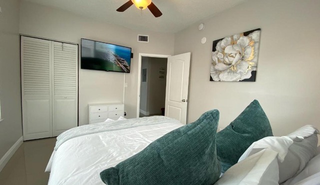 Marlins Park Suites - APT 2 - Gallo Suite