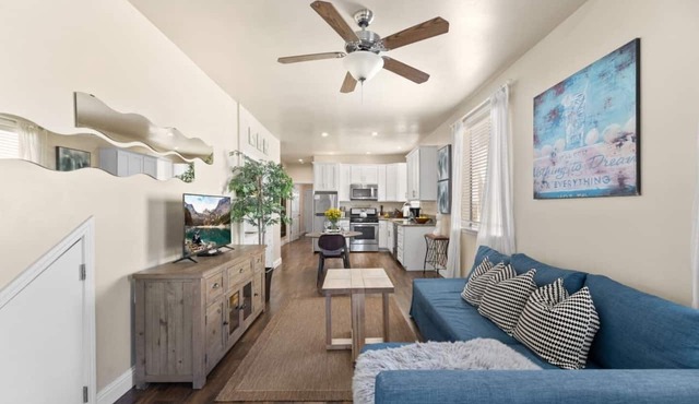 Midtown Charm 5 min to Cafés, Downtown & Capitol