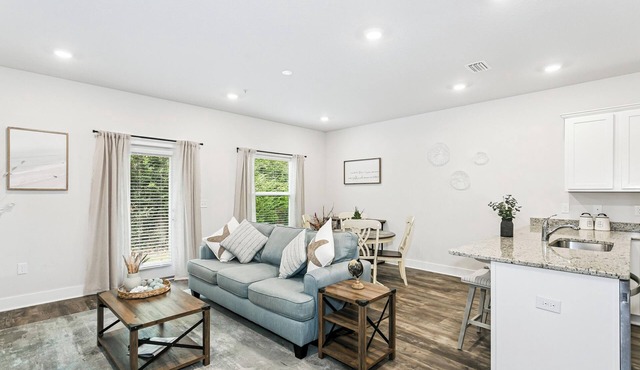 Modern 3-Bedroom Townhome with Pool Access