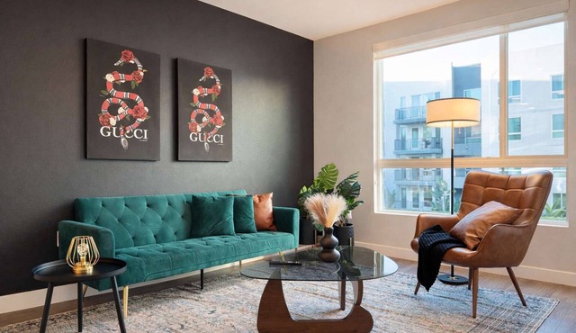 Modern Apartment Near Disneyland | Pool & Gym