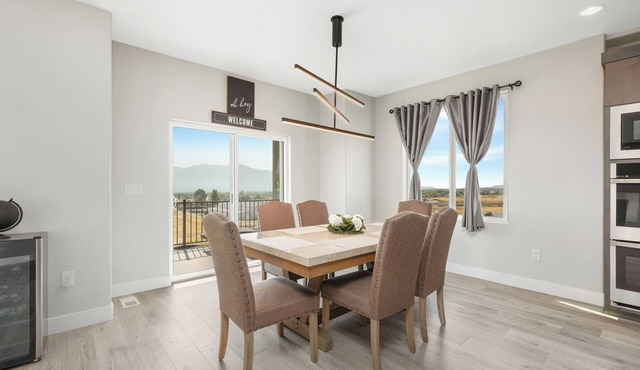 Modern Elegance With Sunning Views in West Jordan