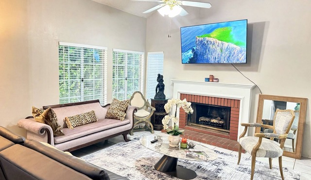 Modern & Spacious Family and Friend 4Bedroom House in Moreno Valley