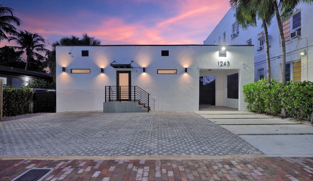 Modern Villa 1 in Miami close to Brickell, Wynwood, near everything
