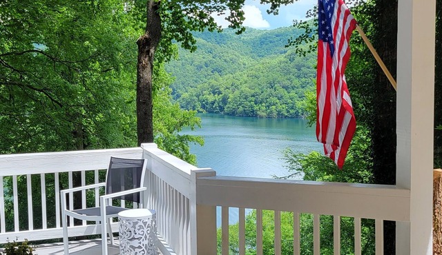 Mountain Getaway w/Stunning Lake Views - Hot Tub, firepit, pool table, hammock