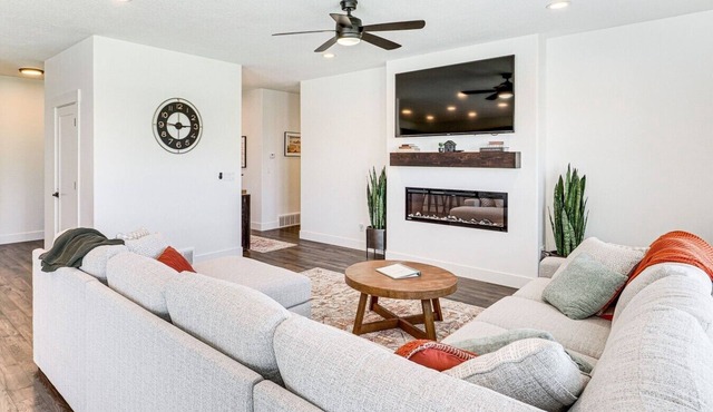 Mountain View Home with Large Yard Near Salt Lake