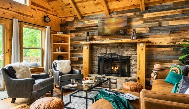 Mountainside - New Luxury Cabin-Fire Table-Hot Tub-3 Pools-PS5-Bears