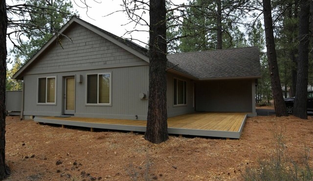 Near Fort Rock Park, Fast Wifi, Bikes, Ping Pong, Hot Tub! 8 Sharc Passes
