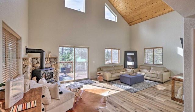 Near Hiking + Wineries: Arnold Cabin w/Deck!