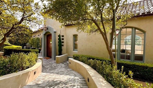 New! Exquisite Hollywood Hills Retreat