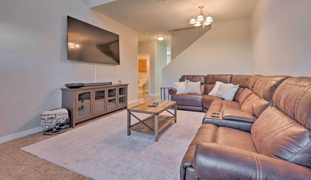 NEW! Fort Walton Beach Townhome - Pets Allowed!