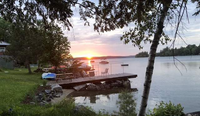 NEW LISTING ♥ Lake-House on Water, East Lake, Belgrade Lakes