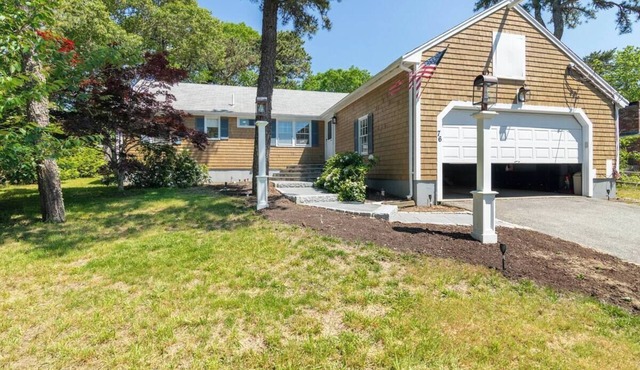 Newly Renovated Guest House For 10 Near The Beach!