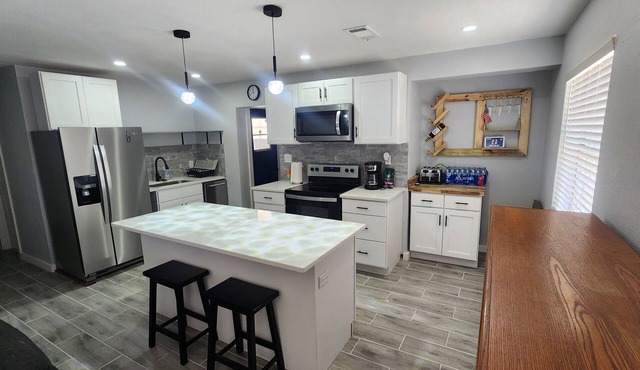 Nice center place, 09 mins to the beautiful Gulf of Mexico Beaches.Pet friendly!